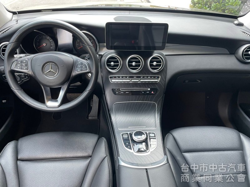 汎亞汽車 2017 Mercedes-Benz GLC 300 豪華內裝 內外漂亮