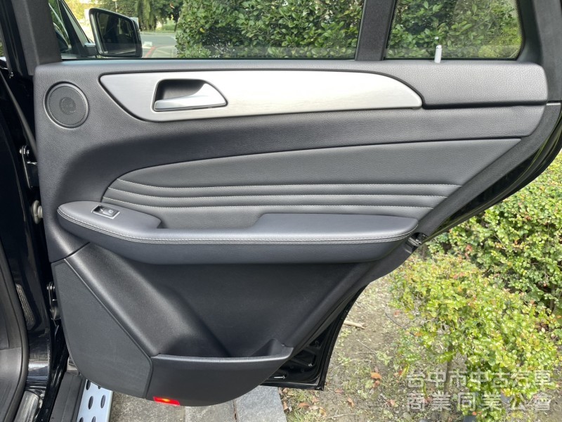 汎亞汽車  2016 領牌 BENZ GLE 450 4MATIC 一手車 全原廠保養 里程僅 12 萬 認證AA等級