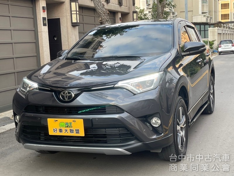 2016 RAV4 2.0 配備超多 ACC跟車、Car play 主機 駕駛電動座椅等等