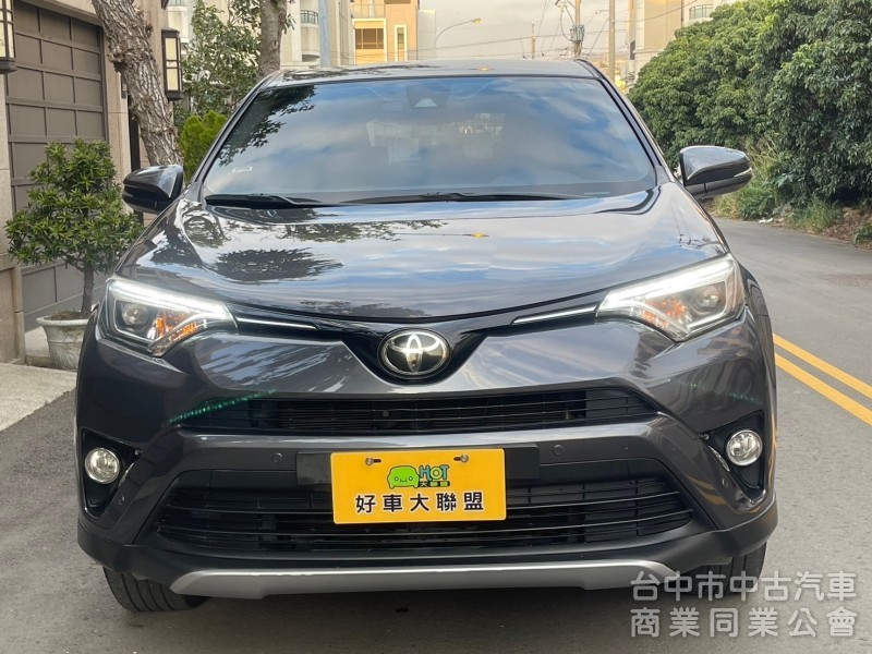 2016 RAV4 2.0 配備超多 ACC跟車、Car play 主機 駕駛電動座椅等等