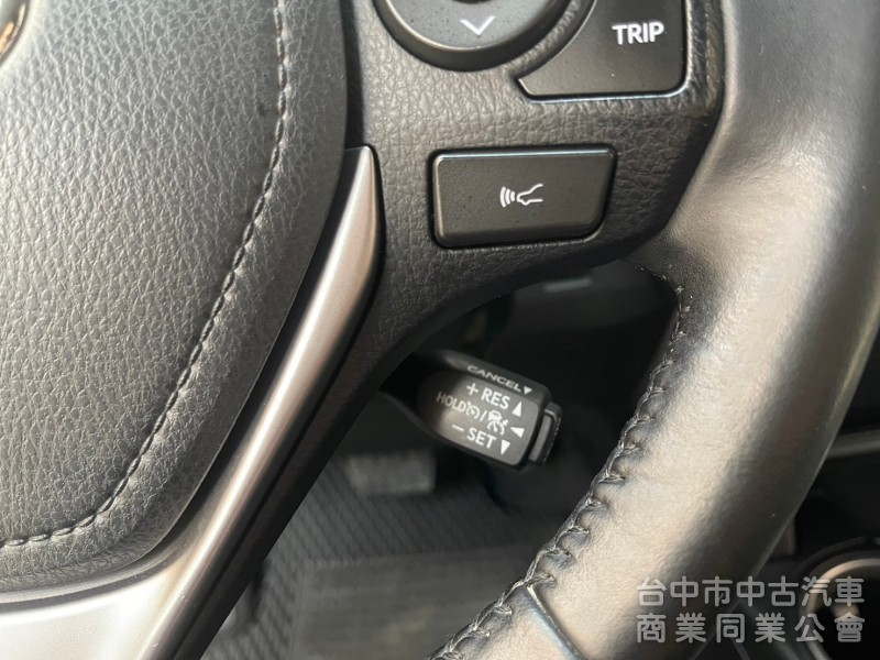 2016 RAV4 2.0 配備超多 ACC跟車、Car play 主機 駕駛電動座椅等等