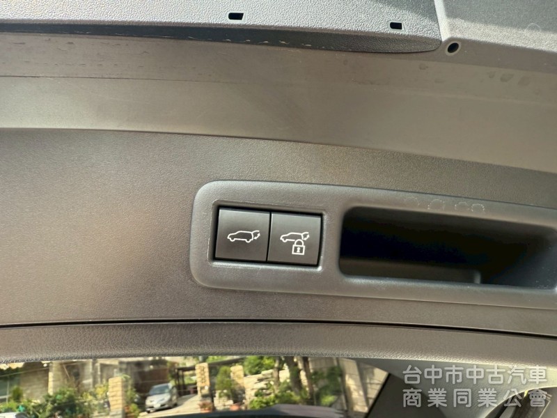 車況漂亮，旅遊小休旅車款