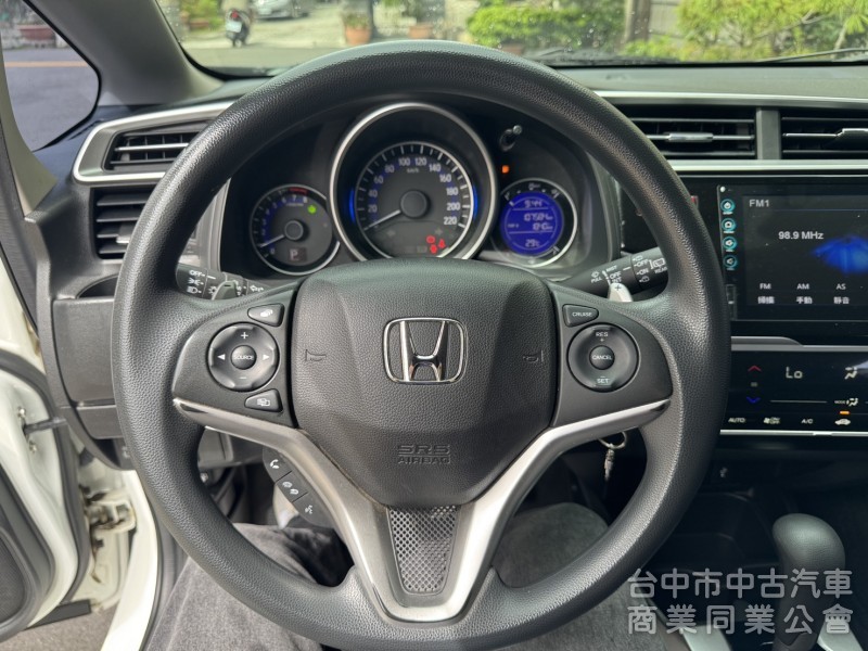 超級都會小車、買菜停車都方便