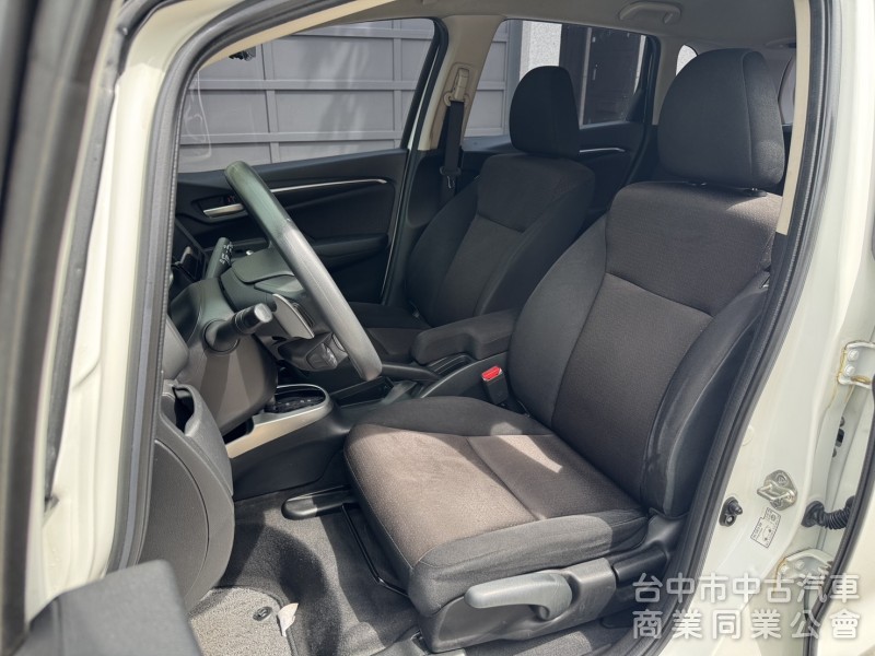 超級都會小車、買菜停車都方便