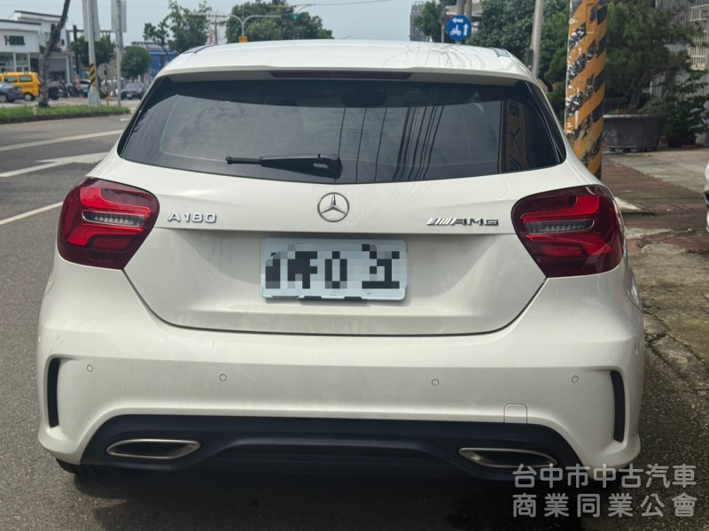 2017 A180 AMG 運動版、雙前跑車記憶座椅、免鑰匙啟動 、靈巧安全