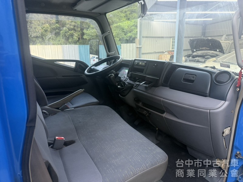 2016 Mitsubishi 堅達 廂式 冷凍 頭好撞撞