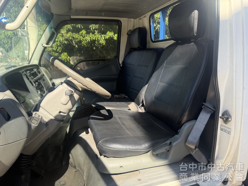 2005 Canter 貨斗11呎半 升降尾門