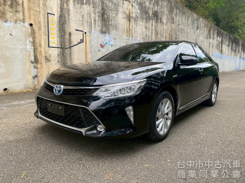 TOYOTA 豐田 CAMRY HYBRID 原鈑件、尊爵版、大型房車、質感首選。
