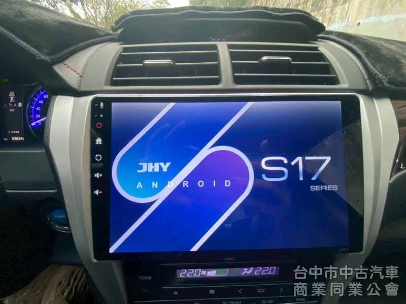 TOYOTA 豐田 CAMRY HYBRID 原鈑件、尊爵版、大型房車、質感首選。