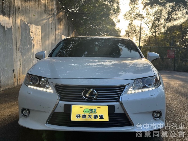 豪華大型房車、豪華舒適、質感首選、綿密V6引擎。