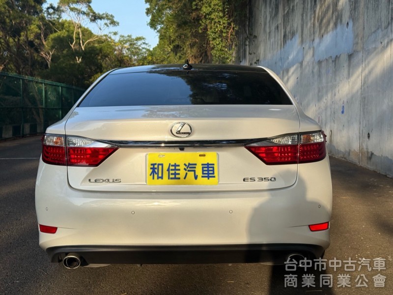 豪華大型房車、豪華舒適、質感首選、綿密V6引擎。