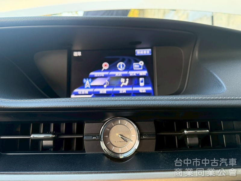 豪華大型房車、豪華舒適、質感首選、綿密V6引擎。