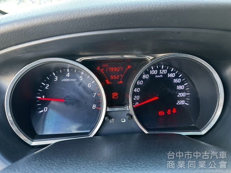 2014 Nissan Livina 1.6豪華版一年平均行駛18000公里  