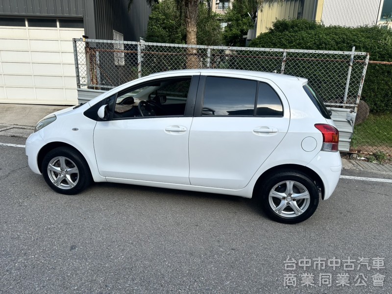 省油小鋼炮來囉｜2009 Toyota Yaris 1.5 E版 首購族、代步族首選！好開、好停、好省油！ 