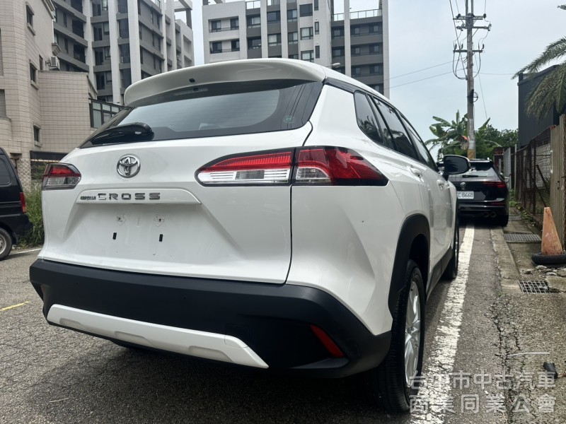  【2022 Toyota Corolla Cross 1.8 豪華版】  稀有釋出！超人氣神級休旅，空間大、省油又耐