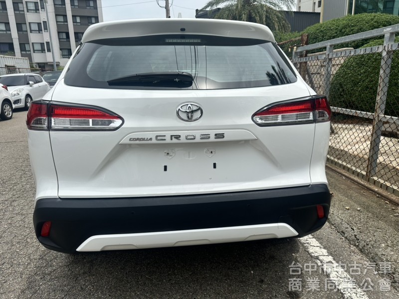   【2022 Toyota Corolla Cross 1.8 豪華版】  稀有釋出！超人氣神級休旅，空間大、省油又耐