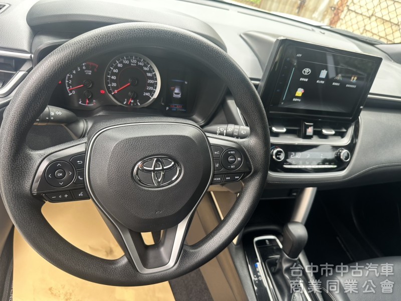   【2022 Toyota Corolla Cross 1.8 豪華版】  稀有釋出！超人氣神級休旅，空間大、省油又耐