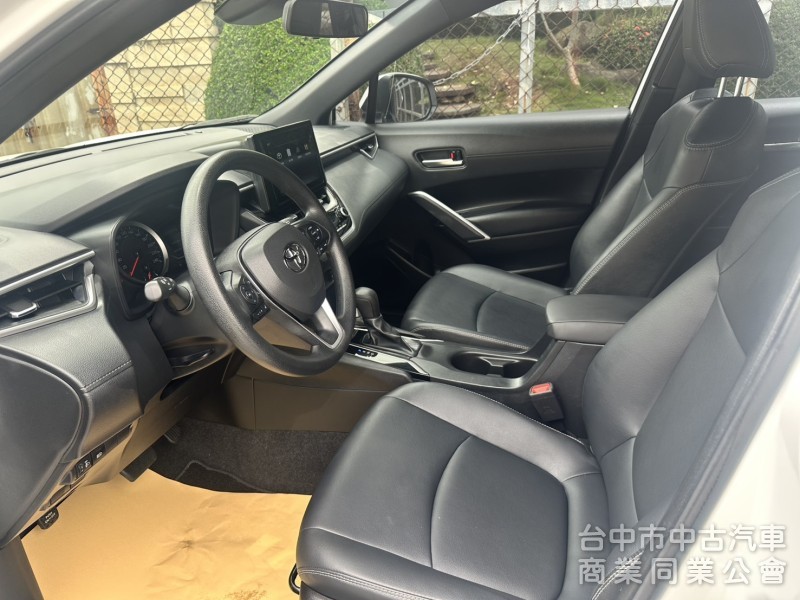   【2022 Toyota Corolla Cross 1.8 豪華版】  稀有釋出！超人氣神級休旅，空間大、省油又耐