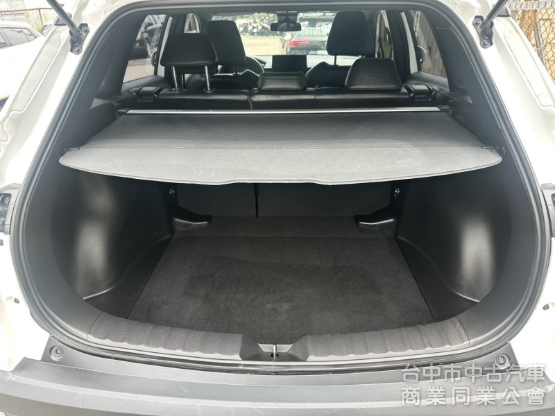   【2022 Toyota Corolla Cross 1.8 豪華版】  稀有釋出！超人氣神級休旅，空間大、省油又耐