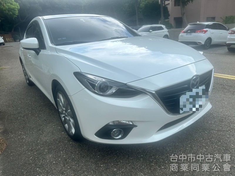 2016年Mazda 3 五門 2.0頂級型新車價格：88.9 重點配備：LED曰行燈 HID氙氣頭燈 LED尾燈 天窗