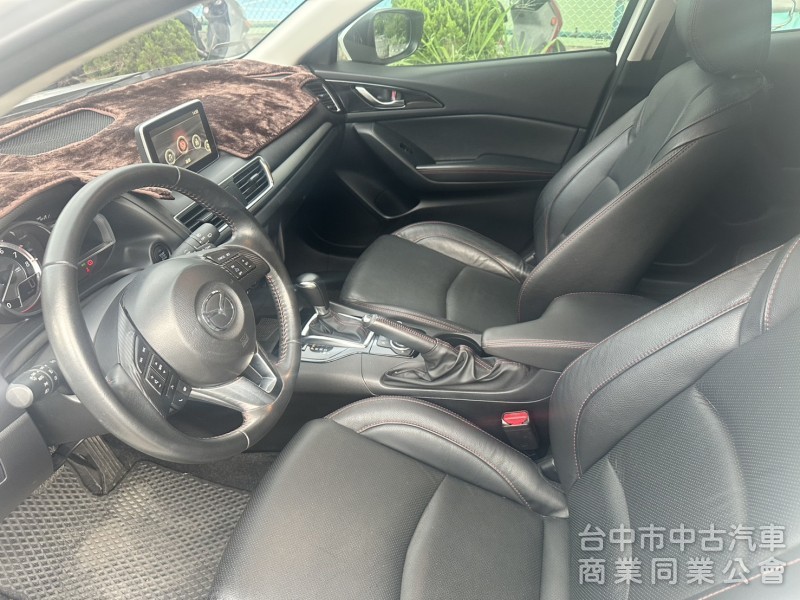 2016年Mazda 3 五門 2.0頂級型新車價格：88.9 重點配備：LED曰行燈 HID氙氣頭燈 LED尾燈 天窗