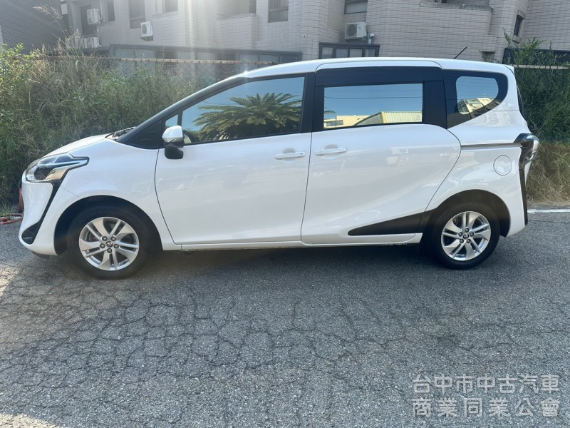  Toyota  2020 Sienta  經典