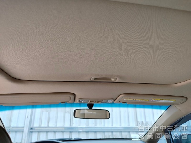 HID、天窗、己認證~原版件、五門、一手女用車、無煙味、純跑9萬、原廠記錄全、導航