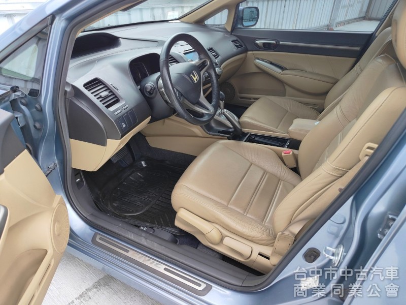 HID、天窗、己認證~原版件、五門、一手女用車、無煙味、純跑9萬、原廠記錄全、導航