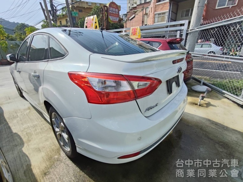 最安全代步車~認證車~實車實價13.8萬~省油好開一手