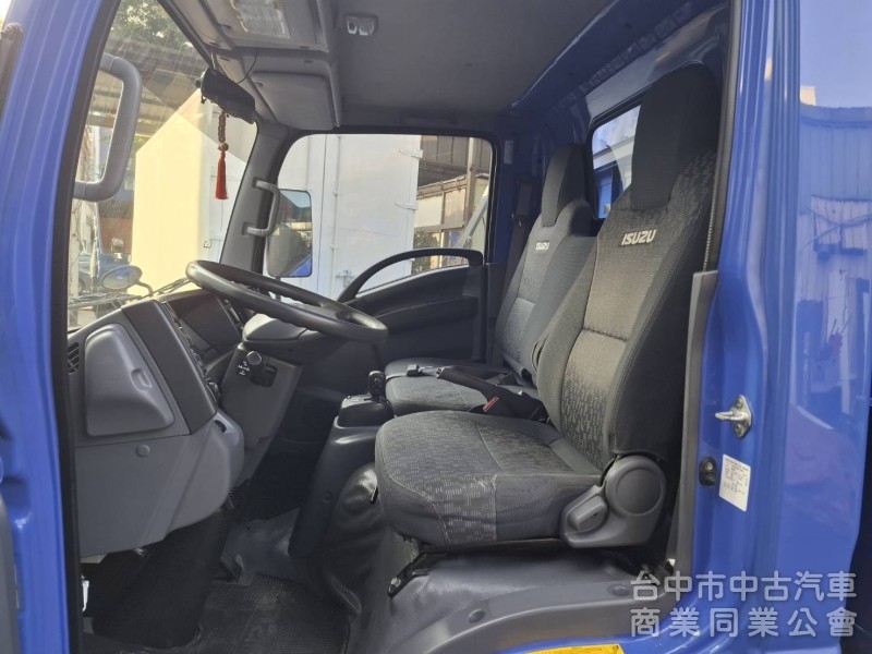 11尺半 自排 一路發 2018年6月出廠 五期環保 菜車