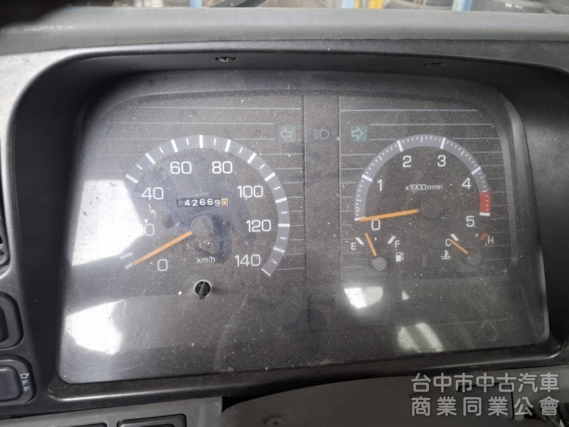 1998年出廠堅達有尾門
