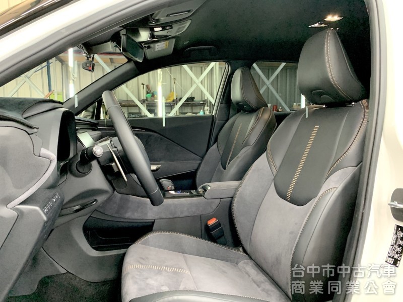 新達汽車 2024年 LEXUS LBX 電尾門 CarPlay 可全貸