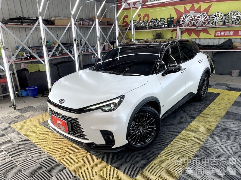 新達汽車 2024年 LEXUS LBX 電尾門 CarPlay 可全貸