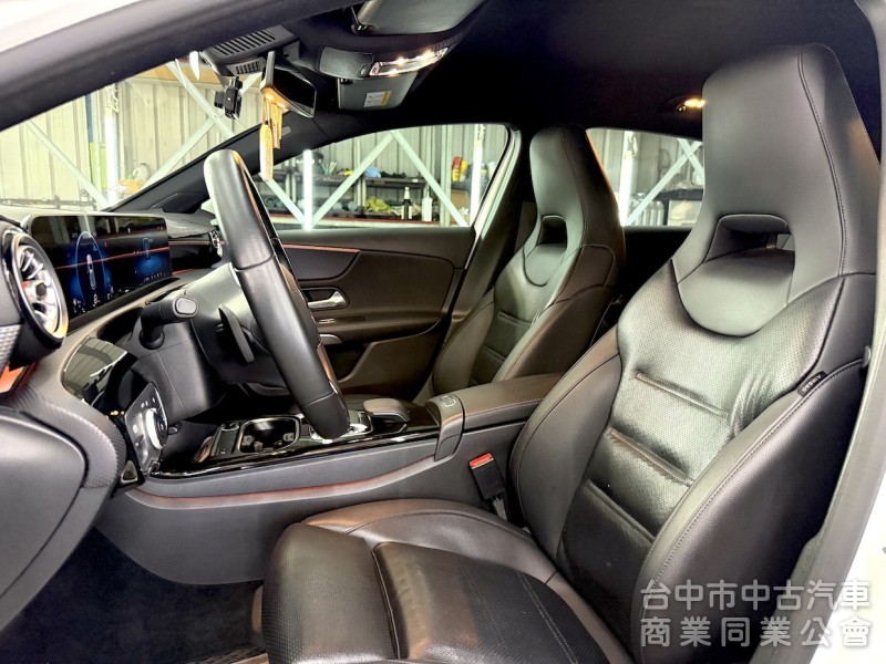 鑫達車業 2019年 BENZ A200 CARPLAY 雙數位儀表 可全貸