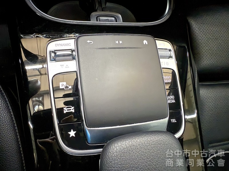 鑫達車業 2019年 BENZ A200 CARPLAY 雙數位儀表 可全貸