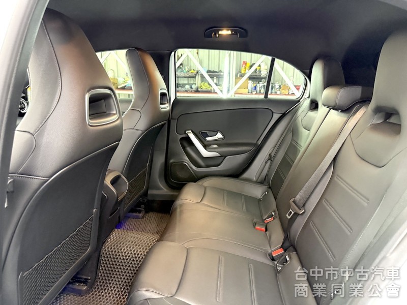 鑫達車業 2019年 BENZ A200 CARPLAY 雙數位儀表 可全貸