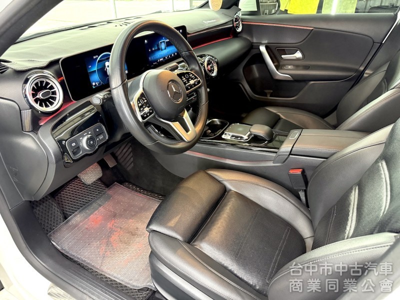 鑫達車業 2019年 BENZ A200 CARPLAY 雙數位儀表 可全貸