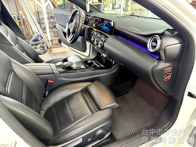 鑫達車業 2019年 BENZ A200 CARPLAY 雙數位儀表 可全貸