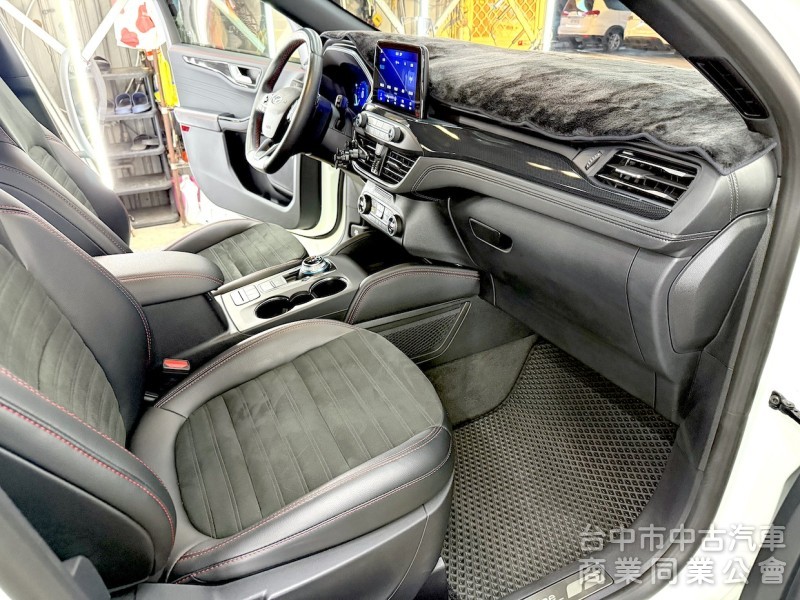 2022年 FORD KUGA AWD ST-Line X 可全貸