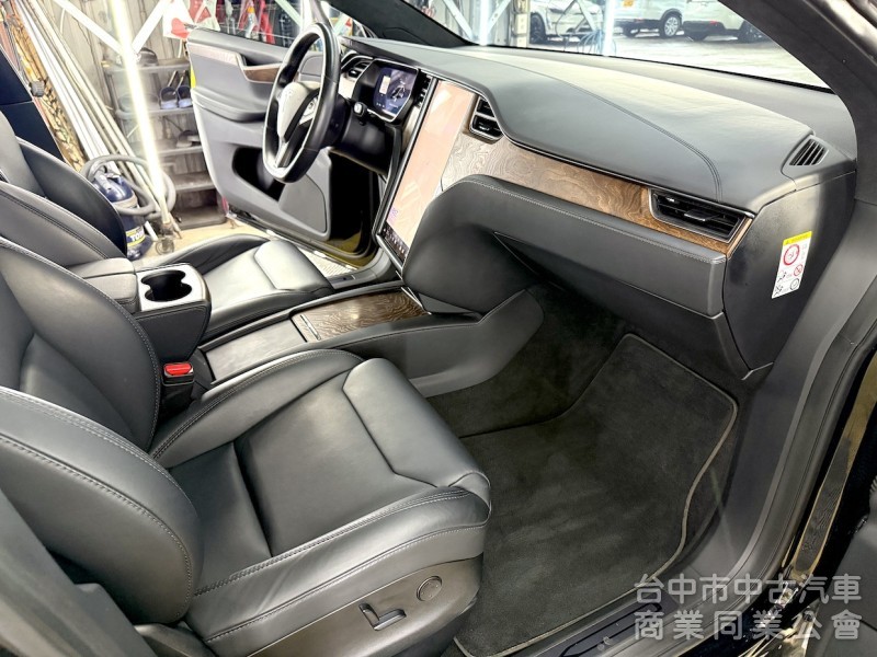 2019年 TESLA Model X 75D EAP 7座 可全貸