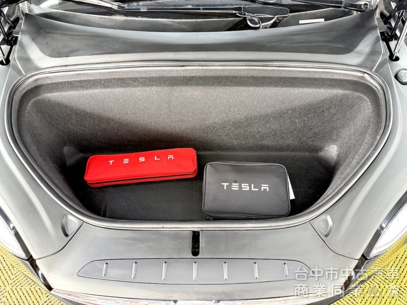 2019年 TESLA Model X 75D EAP 7座 可全貸