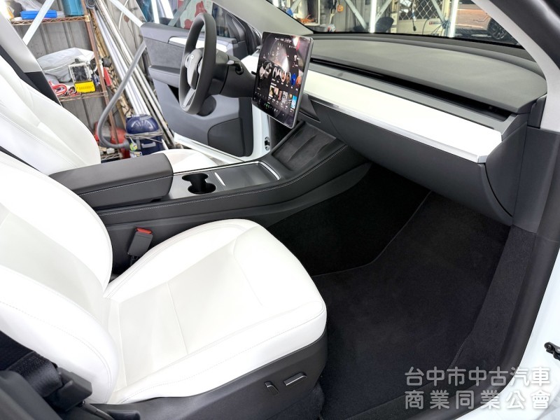 2024年 TESLA Model Y RWD 可全貸
