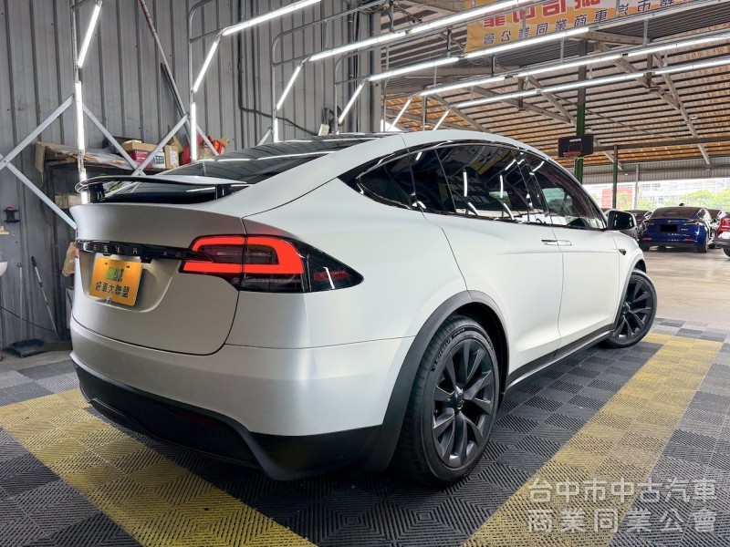 2023年 TESLA Model X LR 七座 白內裝 可全貸