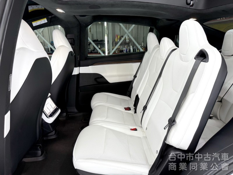 2023年 TESLA Model X LR 七座 白內裝 可全貸