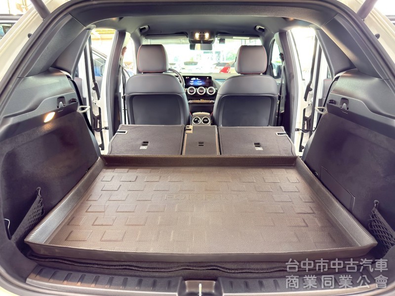 2023年 BENZ EQA250 AMG 夜色套件 可全貸