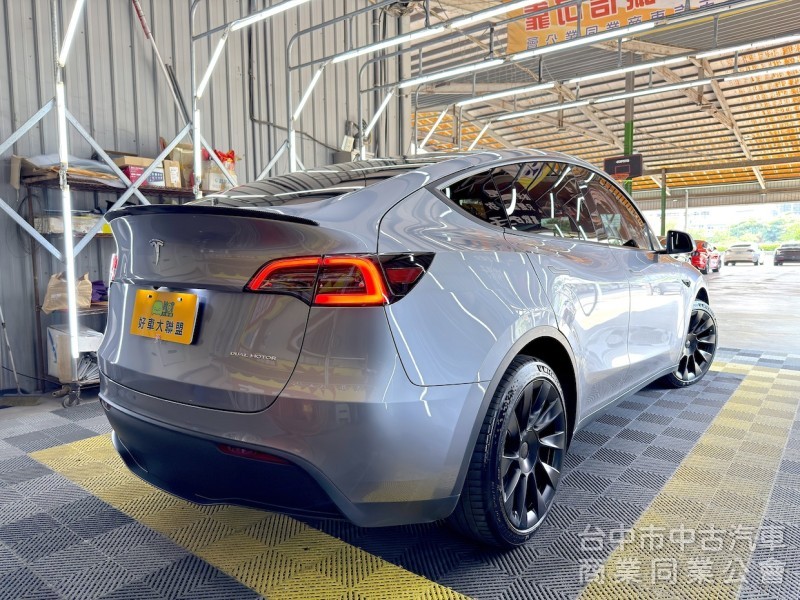 2023年 TESLA Model Y LR 稀有閃電銀 可全貸