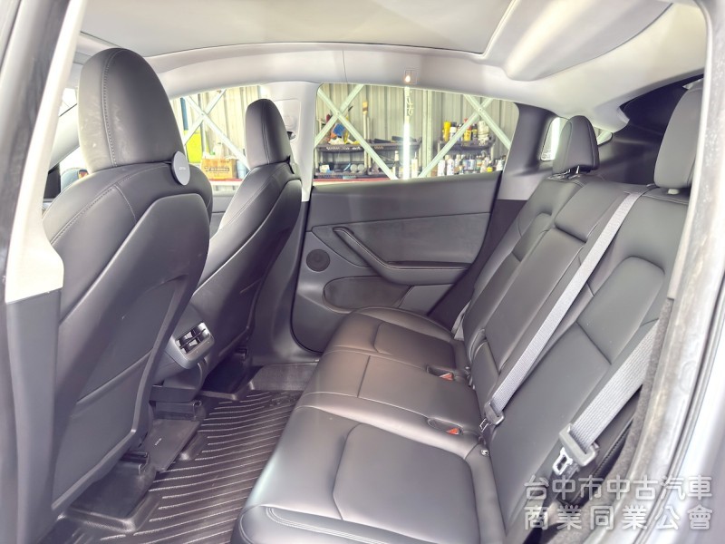 2023年 TESLA Model Y LR 稀有閃電銀 可全貸