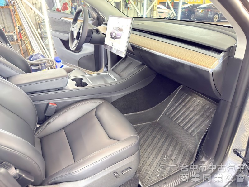 2023年 TESLA Model Y LR 稀有閃電銀 可全貸