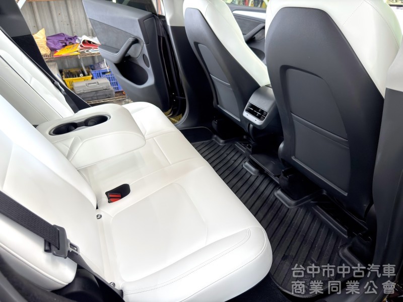 2023年 TESLA Model Y P版 EAP 白內裝 可全貸