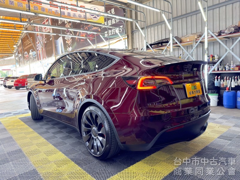 2023年 TESLA Model Y P版 EAP 白內裝 可全貸